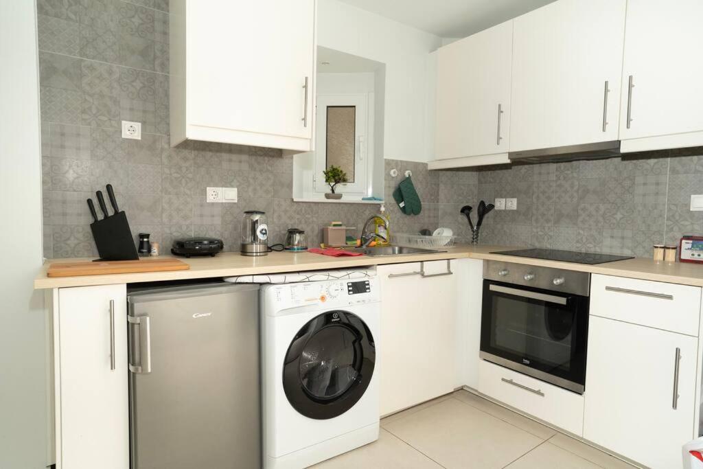 Homey Renovated 1 Bedroom Apartment In Kesariani Athen Eksteriør billede